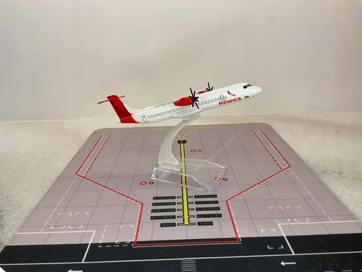 model-samolotu-atr-avianca-stan-nowy