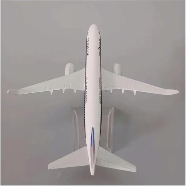 model-samolotu-boeing-b737-royal-thai-air-force-stan-nowy