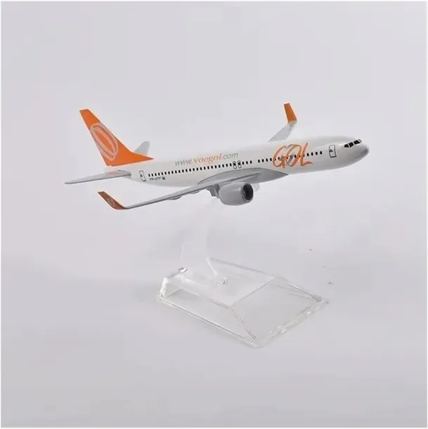 model-samolotu-boeing-b737-voegol-stan-nowy