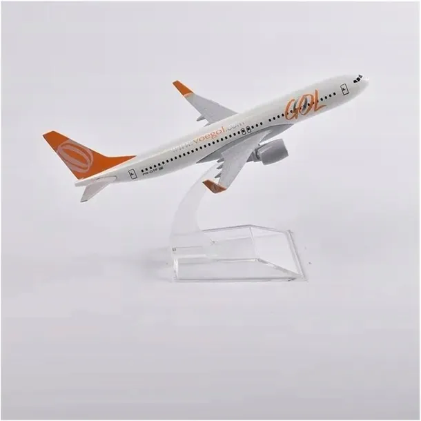 model-samolotu-boeing-b737-voegol-stan-nowy