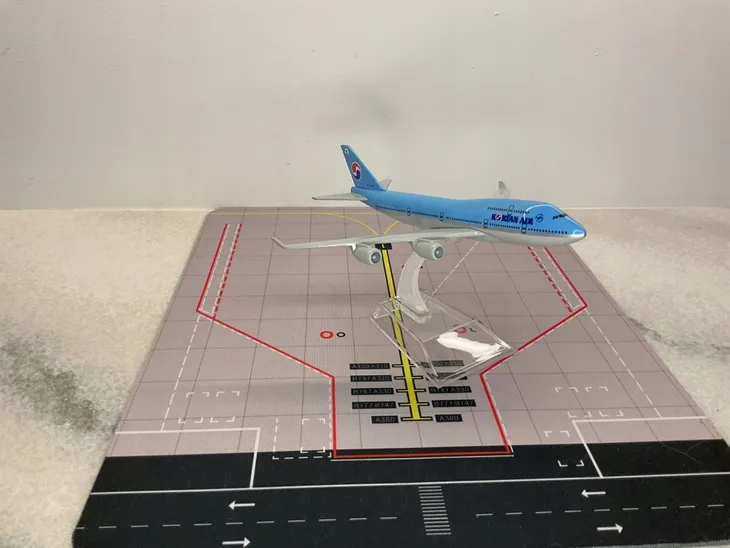 model-samolotu-boeing-b747-korean-air-stan-nowy