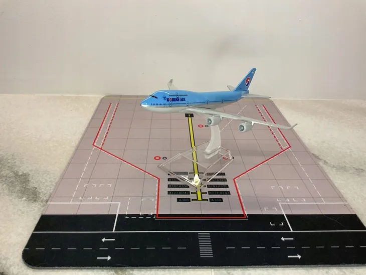 model-samolotu-boeing-b747-korean-air-stan-nowy
