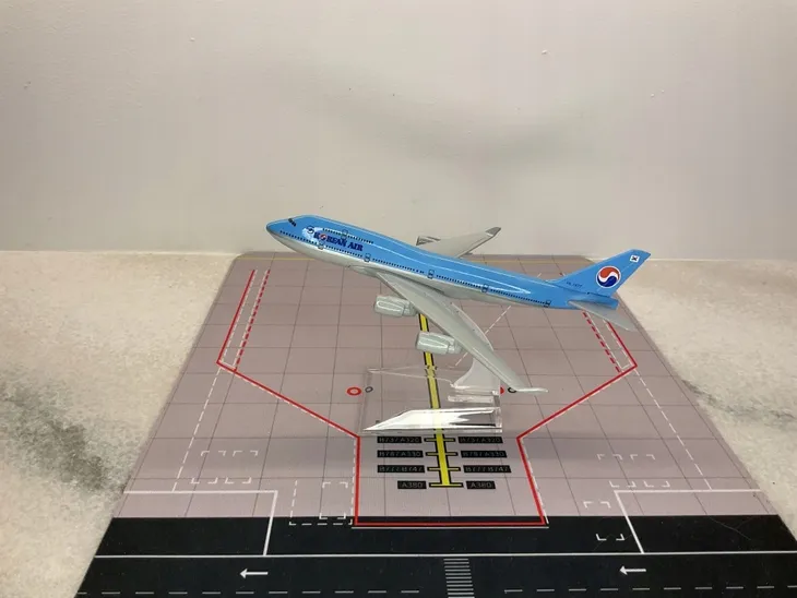 model-samolotu-boeing-b747-korean-air-stan-nowy