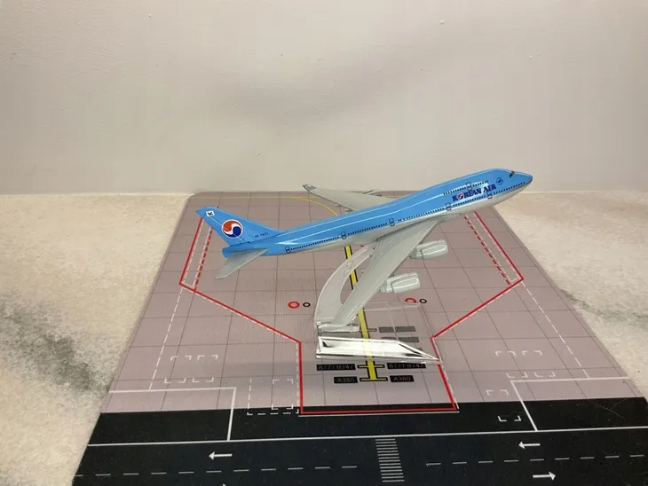 model-samolotu-boeing-b747-korean-air-stan-nowy