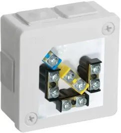 puszka-natynkowa-z-zaciskami-6-wlotow-86x86x40mm