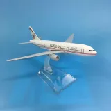 model-samolotu-boeing-b777-etihad-stan-nowy