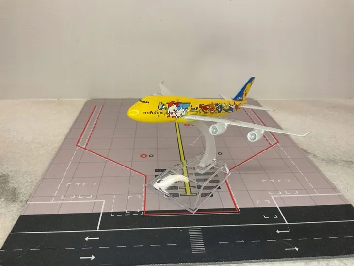 model-samolotu-boeing-b747-ana-pokemon-stan-nowy