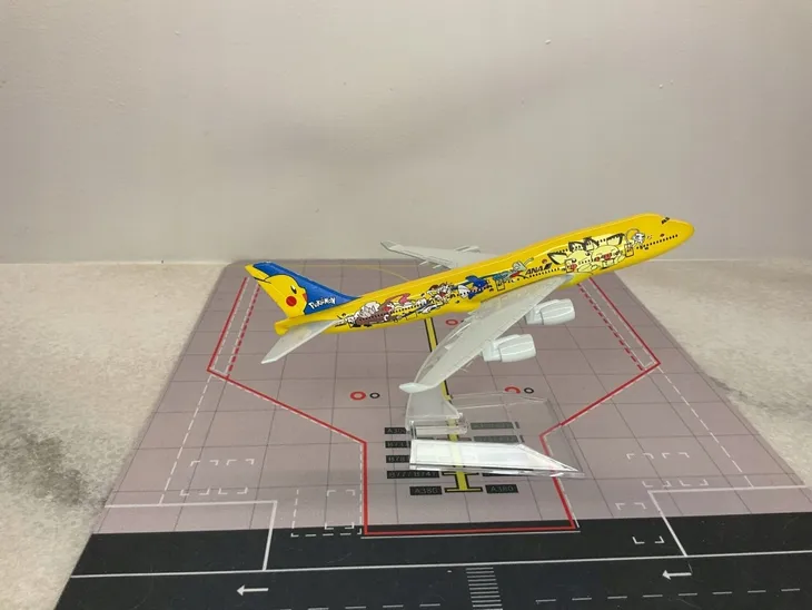 model-samolotu-boeing-b747-ana-pokemon-stan-nowy