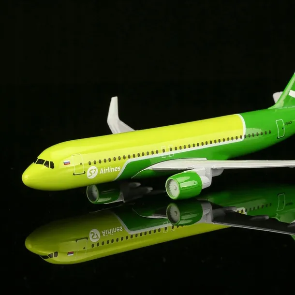 model-samolotu-airbus-a320-s7-stan-nowy