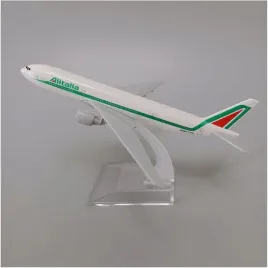 model-samolotu-boeing-b777-alitalia