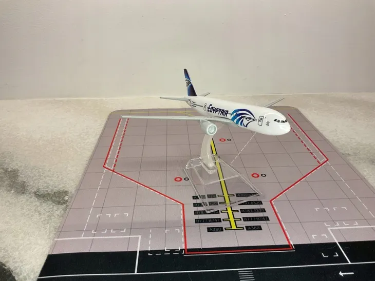 model-samolotu-boeing-b777-egypt-stan-nowy
