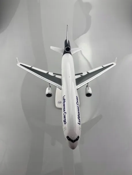 lufthansa-cargo-mcdonnell-douglas-md11f-1-200-stan-nowy