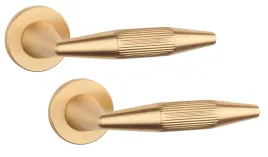 premium-klamka-aprile-idesa-rozeta-r-slim-7mm-kg-zloty-matowy