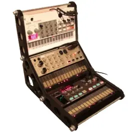 trzy-moduly-korg-volca-mocowanie-statyw-stojak