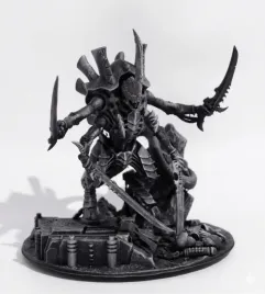 swarmlord-master-of-blades-figurka-zywiczna-antracyt