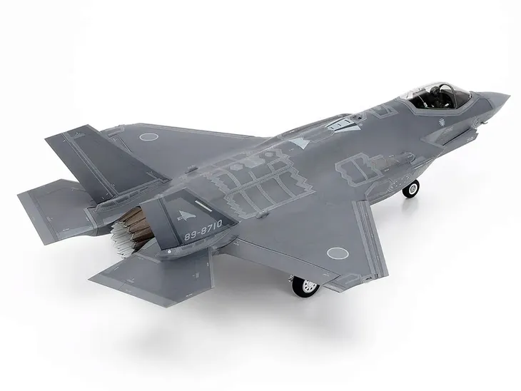 samolot-lockheed-f-35a-lightning-ii-model-61124-tamiya-okres-po-ii-wojnie-swiatowej