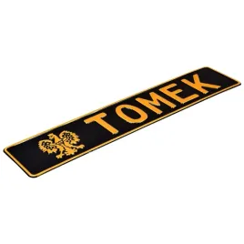 tablica-aluminiowa-z-imieniem-tomek-auto-na-szybe