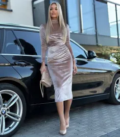 sukienka-wieczorowa-z-weluru-rozmiar-m-kolor-bezowy