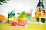 szklanka-300-ml-stan-nowy-kolor-inny