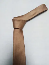 wyprzedaz-elegancki-krawat-dobra-jakosc
