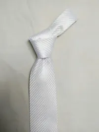 wyprzedaz-elegancki-krawat-dobra-jakosc