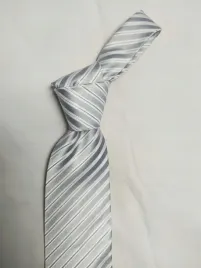 wyprzedaz-elegancki-krawat-dobra-jakosc