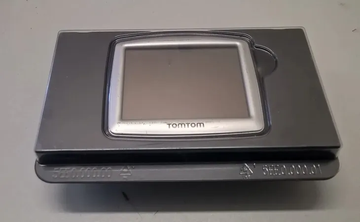 nawigacja-gps-tomtom-one-dziala-pl-menu-mapa-uk-stan-powystawowy