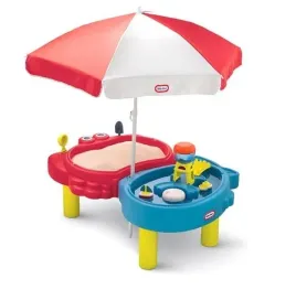piaskownica-i-wodny-stol-z-parasolem