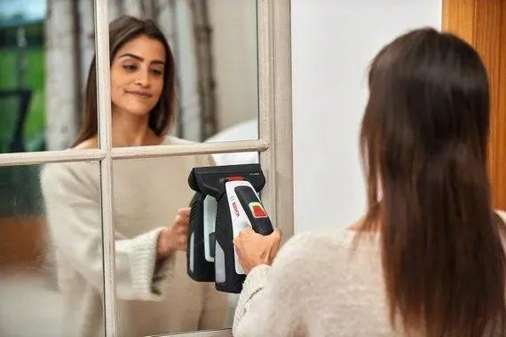 myjka-bosch-glassvac-czas-ladowania-akumulatora-130-min