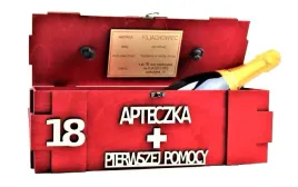 skrzynka-narzedziowa-na-alkohol-prezent-na-18-30-40-50-60-urodziny
