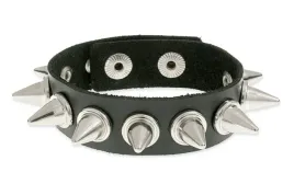 skorzana-bransoletka-z-kolcami-metal