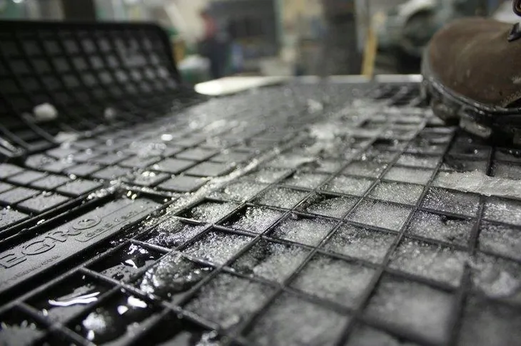 dywaniki-podlogi-4-szt-frogum-stan-nowy-producent-frogum