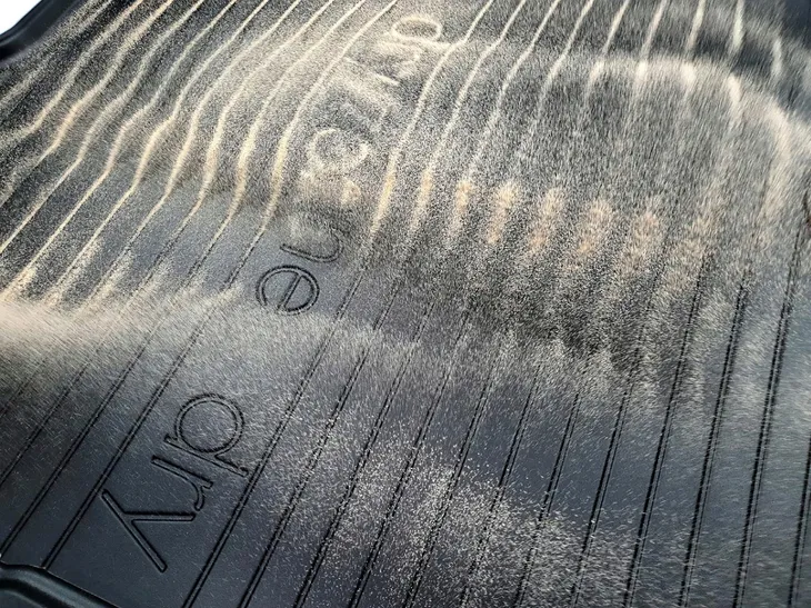 dywanik-bagaznika-dryzone-frogum-stan-nowy-material-guma