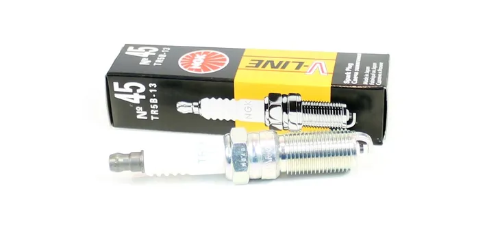 swieca-zaplonowa-ptr6f-13-ptr6f-13-ngk-jakosc-czesci-zgodnie-z-gvo-q-oryginal-z-logo-producenta-czesci-oem-oes