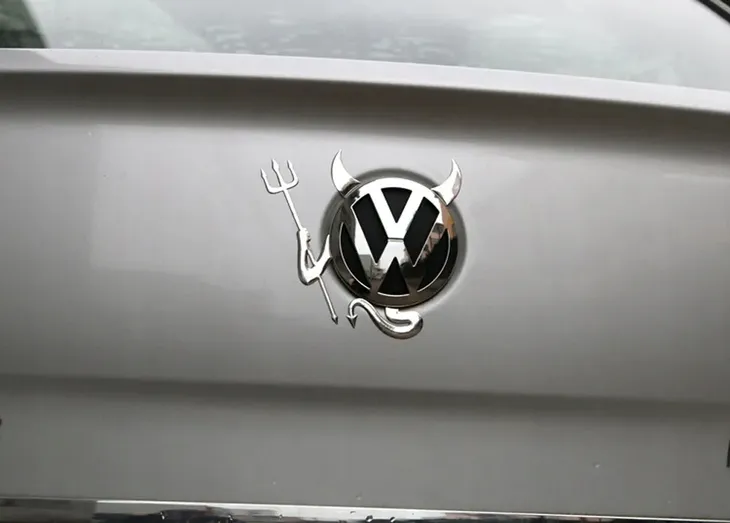 naklejka-diabel-devil-chrom-tuning-znaczek-stan-nowy