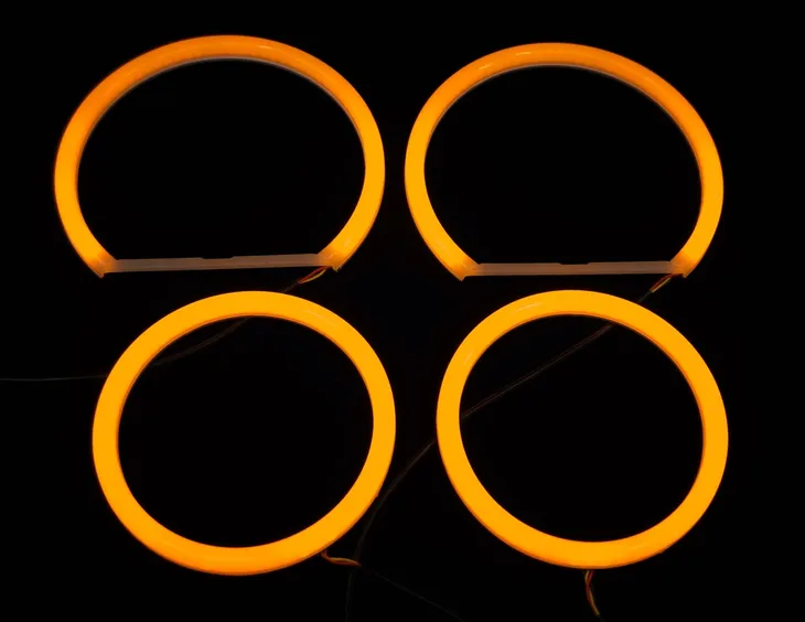 2w1-ringi-led-bmw-e60-e61-zolte-biale-2x106-2x131-stan-nowy-napiecie-12-v