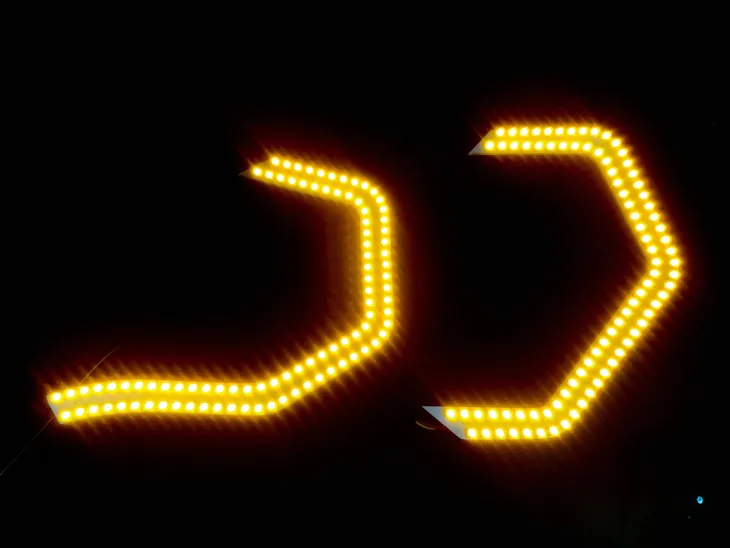 ringi-led-bmw-e90-e92-2w1-kierunkowskazy-dzienne-stan-nowy-typ-samochodu-samochody-osobowe-4x4-suv