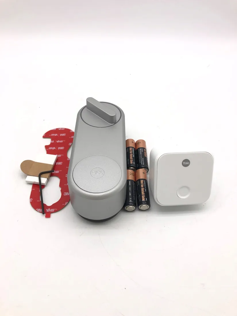 inteligentny-zamek-bosch-yale-linus-smart-lock-stan-powystawowy