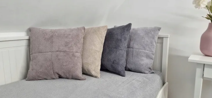 poduszka-ozdobna-45x45-cm-eikando-material-wykonania-poliester