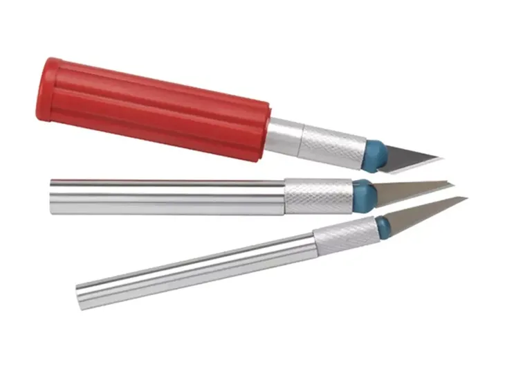 zestaw-skalpel-nozyk-modelarski-13-elementow-etui-waga-z-opakowaniem-0-2-kg-marka-inna