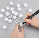 pusta-kostka-do-gry-biala-stan-nowy