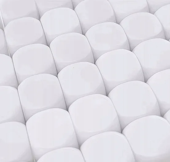 pusta-kostka-do-gry-biala-stan-opakowania-oryginalne