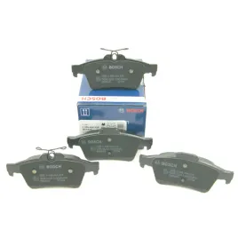 bosch-klocki-hamulcowe-tyl-do-ford-focus-iii-c-max-ii-volvo-v40-laguna-iii