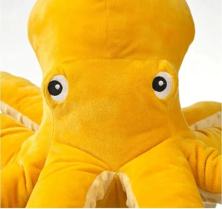 ikea-blavingad-pluszak-osmiornica-50-cm-maskotka