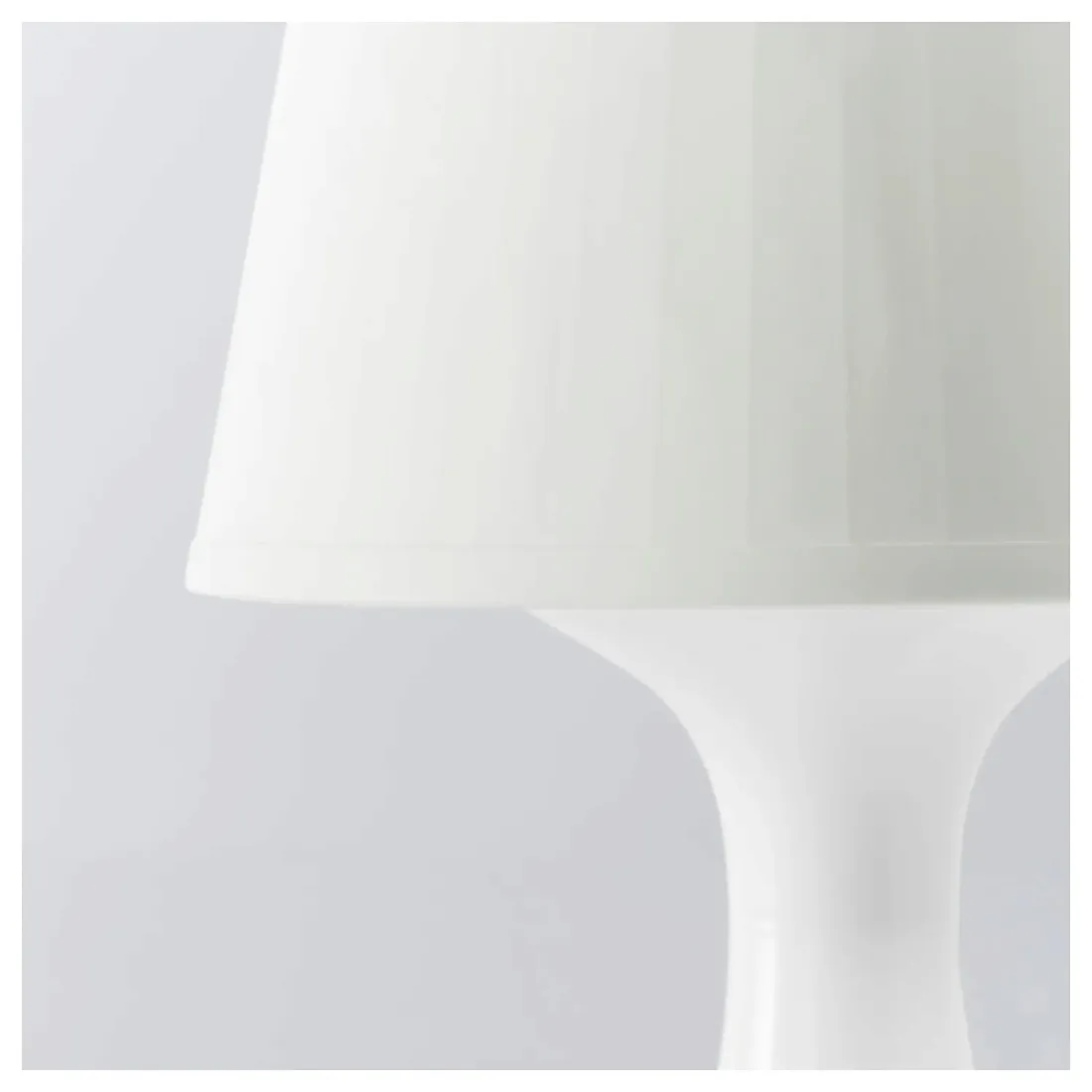 ikea-lampka-nocna-lampan-biala