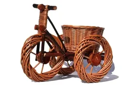kwietnik-rower-ozdoba-ogrodowa-wiklina-lakier