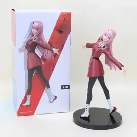figurka-anime-dziewczyna-z-rozowymi-wlosami-w-czerwonym-stroju