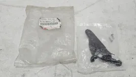 nowy-org-gorny-uchwyt-reflektora-prawy-toyota-avensis-ii-t25-81193-05020