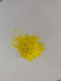 platki-chipsy-dekoracyjne-do-posadzek-podlog-zywic-0-5-kg-3-mm-zolty
