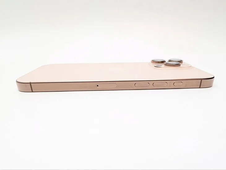 apple-iphone-16-pro-max-256gb-tytan-pustynny-funkcje-aparatu-autofocus-cyfrowa-stabilizacja-obrazu-hdr-lampa-blyskowa-nagrywanie-wideo-optyczna-stabilizacja-obrazu-panorama-samowyzwalacz-wykrywanie-twarzy-zdjecia-seryjne-zoom